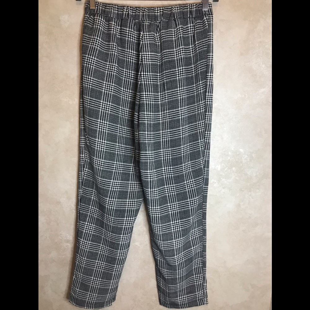 H&M Divided Pants - Picture 2 of 2